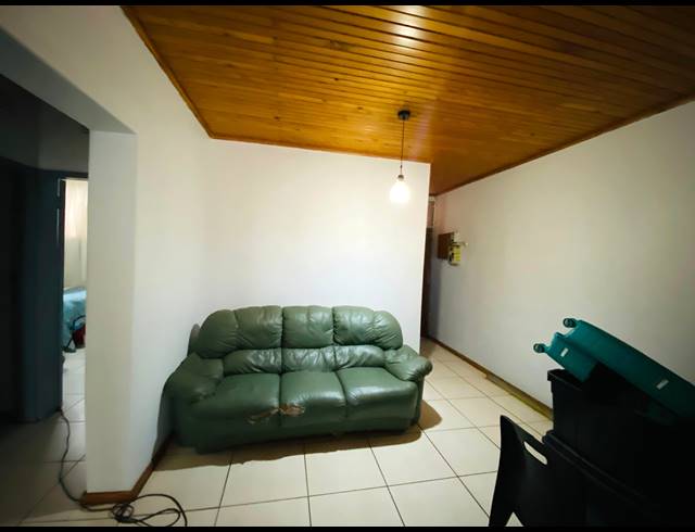 2 BEDROOM FLAT FOR SALE IN VEREENIGING CENTRAL
